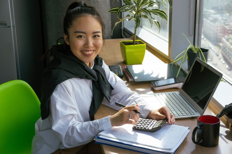 Accountant Jobs at Deloitte: Qualifications, Salary & Application Process